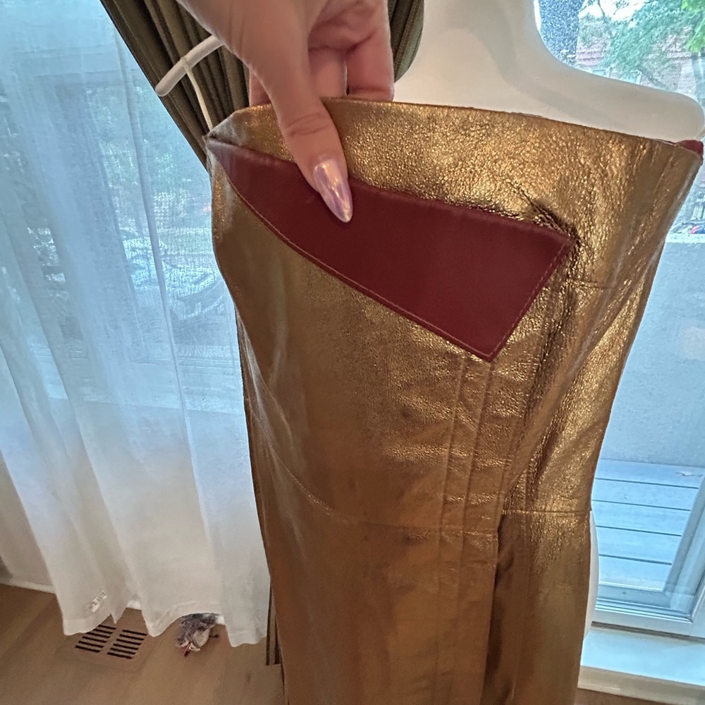 BCBG MaxAzria Strapless Gold
dress - Picture 9 of 9